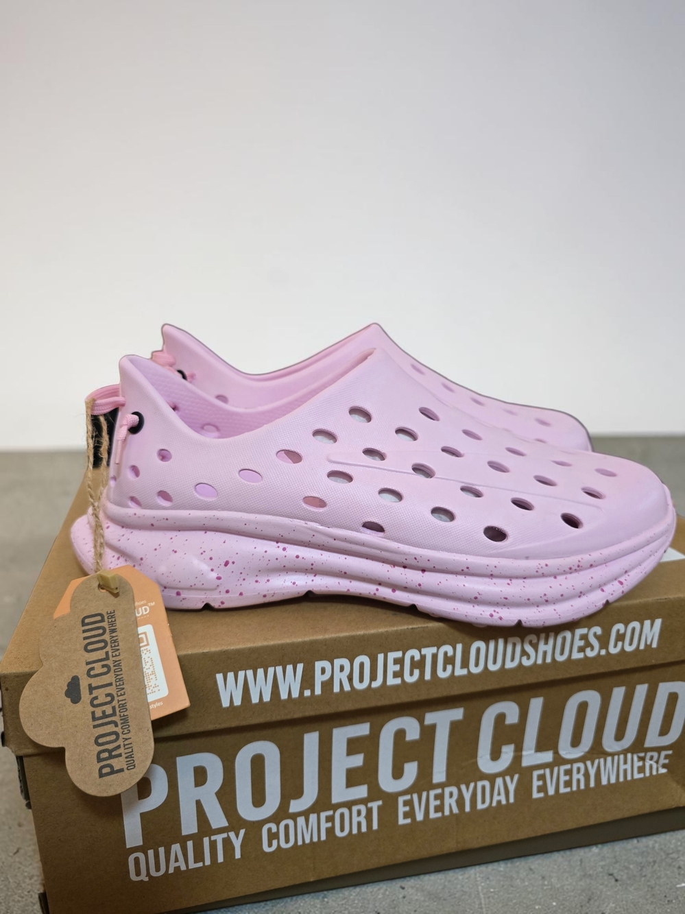 NIB Project Cloud Pink Waterproof Slip-On Shoes Women’s Size 8.5